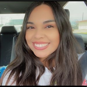 Meet your Posher, Yareli